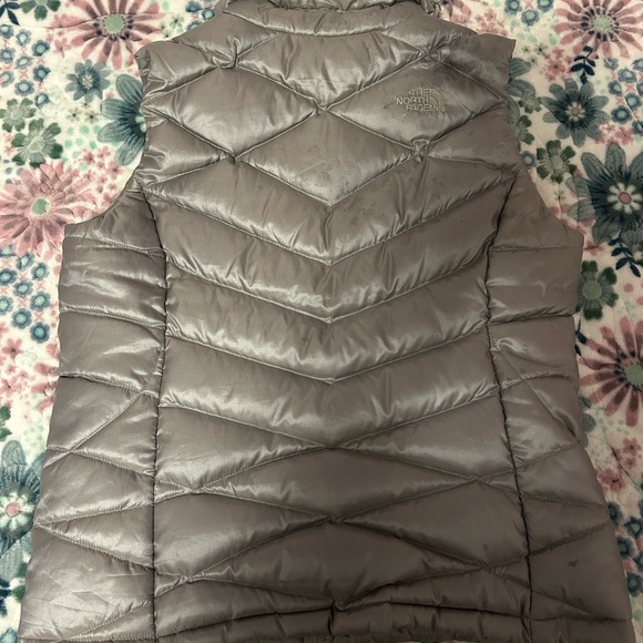 The North Face Women's Gray Puffer Vest - Picture 4 of 6